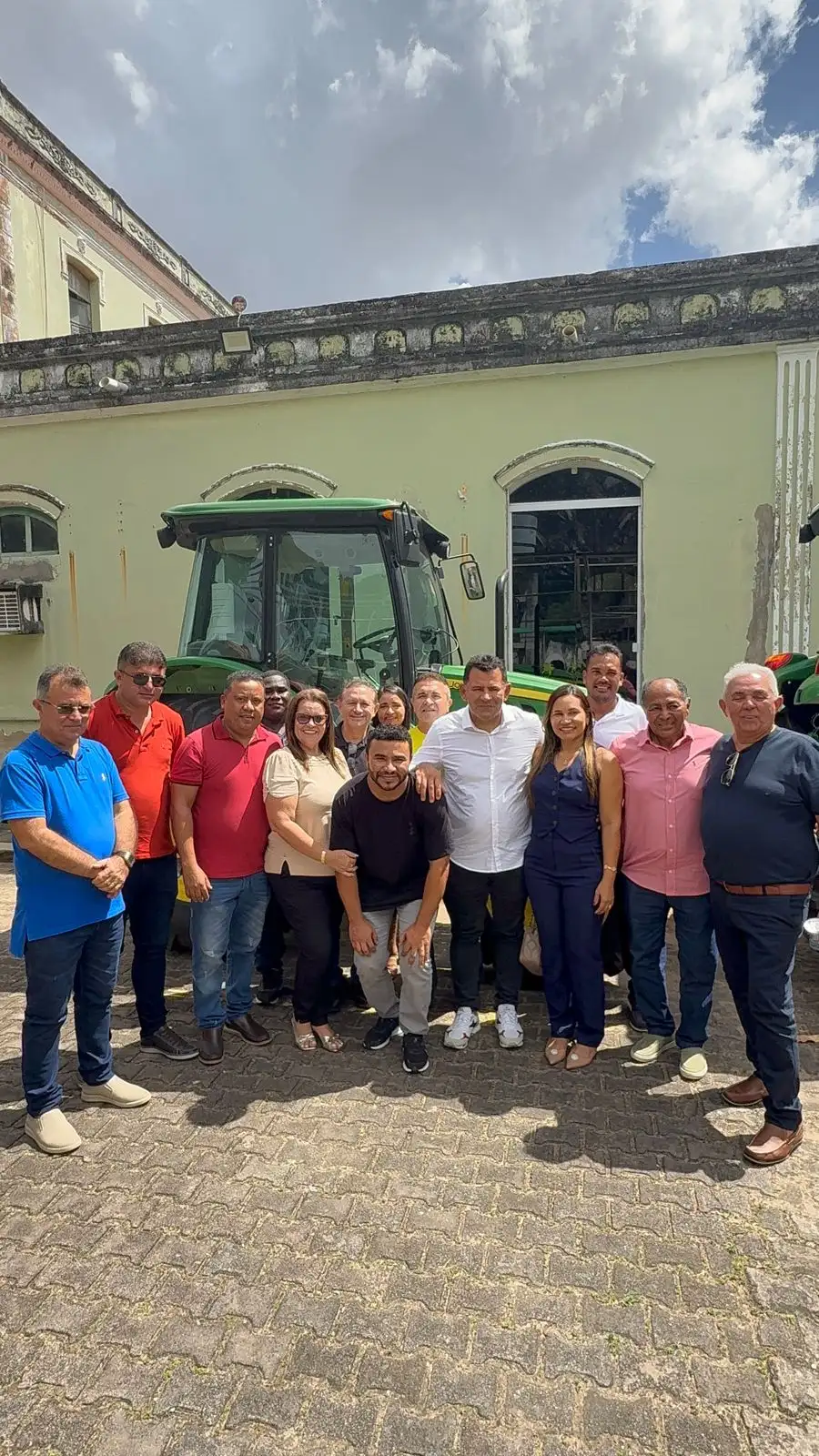 Foto 4 – São João Batista recebe novo trator agrícola para fortalecer a agricultura familiar